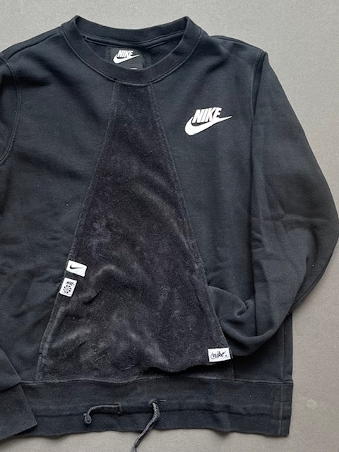 lässiges Sweatshirt von Nike mit Tunnelzug in Gr 140