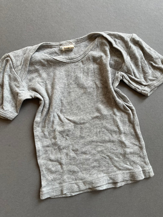 weiches T-Shirt in grau meliert von Natur & Co in Gr 86/92