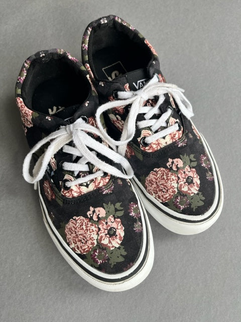 coole Sneaker von Vans in Gr 36.5 mit floralem Print